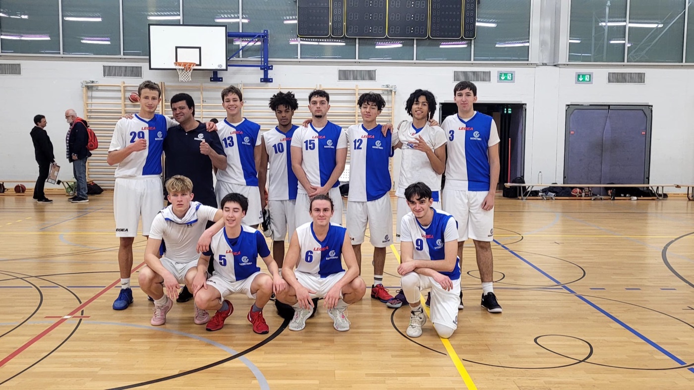 Grasshopper Club U18 Inter-Regional team photo on court after the Final Four, 2024