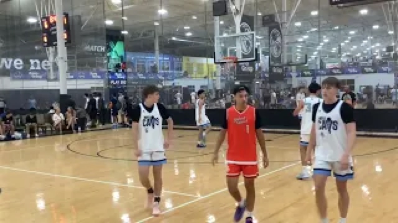 Game still: Global Squad Team Kingsley vs NOVA Cavs Select